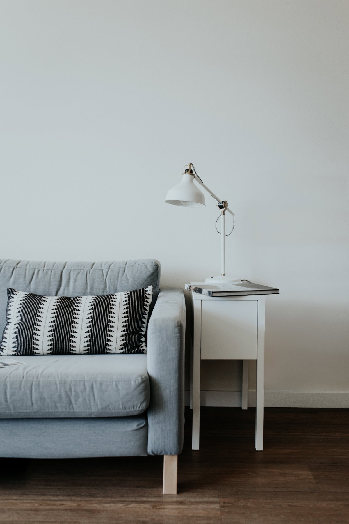 Graues Sofa