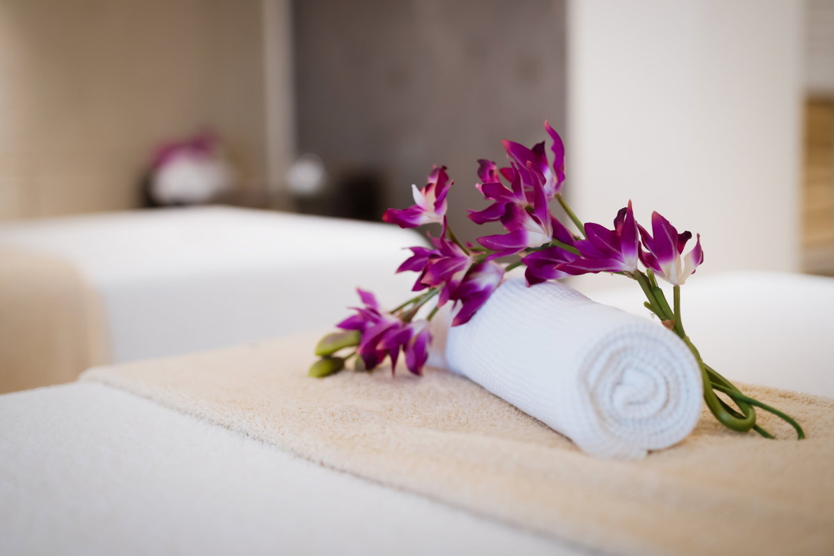 Aufgerolltes Handtuch im Hotel