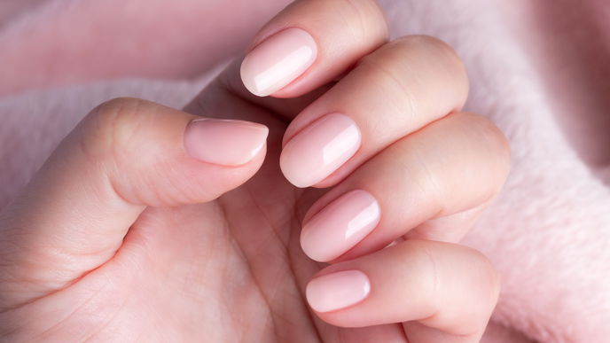 "Clean Girl Nails" sind der ideale Nagel-Trend für den Alltag
