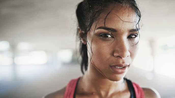 Schweiß-Pickel adé! So verhinderst du Akne nach dem Workout
