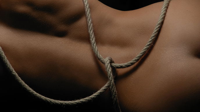 Swing, Baby! Diese 5 Liebesschaukel-Stellungen sorgen für heiße Höhenflüge