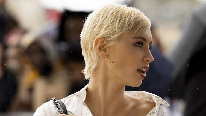 Mit einem Foto DIESER Trendfrisur gehen alle stylischen Frauen 2025 zum Friseur