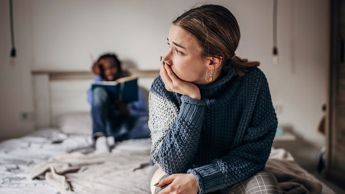Das steckt hinter dem Dating-Phänomen Stashing – und darum ist es in Beziehungen so verletzend