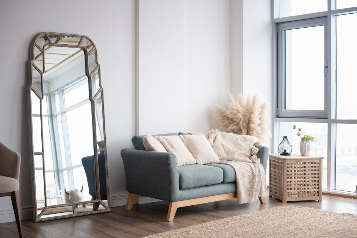 Wohnzimmer größer wirken lassen