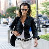 Super ungewöhnlich! Bella Hadid macht diesen Retro-Cardigan zum wichtigsten Piece der Saison