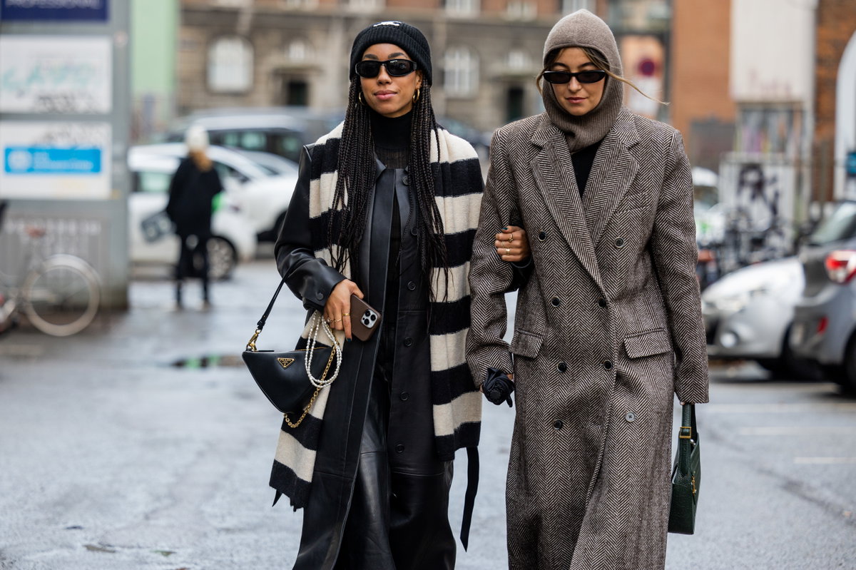 Zwei Gäste der Fashion Week
