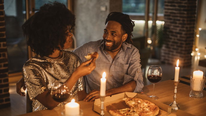 Mit dem Dating-Trend "Date Stacking" findest du endlich deine große Liebe – laut TikTok