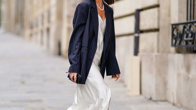 Back to the basics: Diese 3 Kleider gehören in jede Capsule Wardrobe