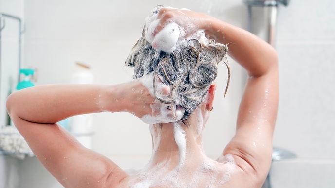 Wie oft Haare waschen: So oft in der Woche ist es gesund, die Mähne zu shampoonieren
