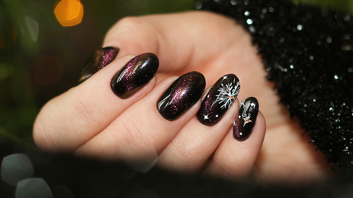 Galaktisch gut! Mit "Abstract Galaxy Nails" holen wir uns das Weltall auf die Fingernägel