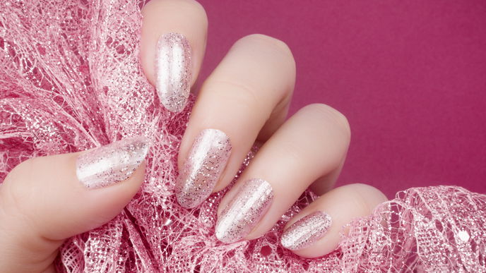 "Fairy Nails“ gehören zur zauberhaftesten Maniküre des Frühlings