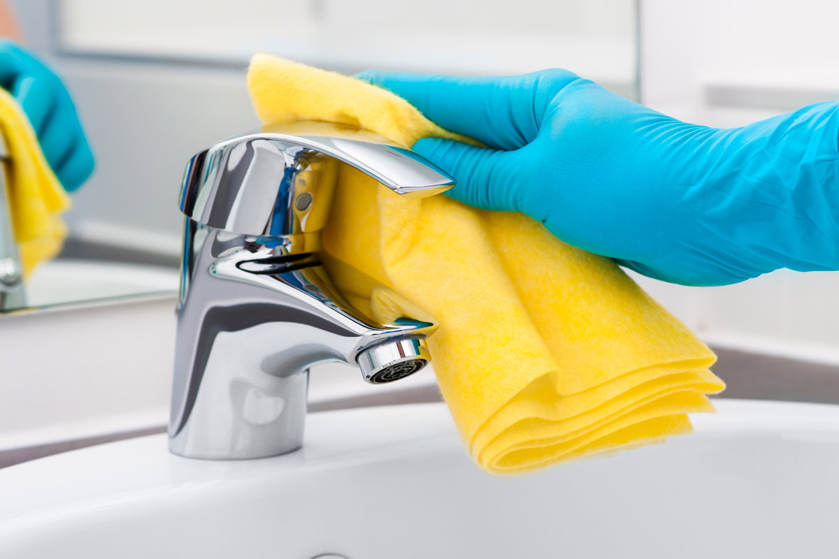 Badezimmer putzen