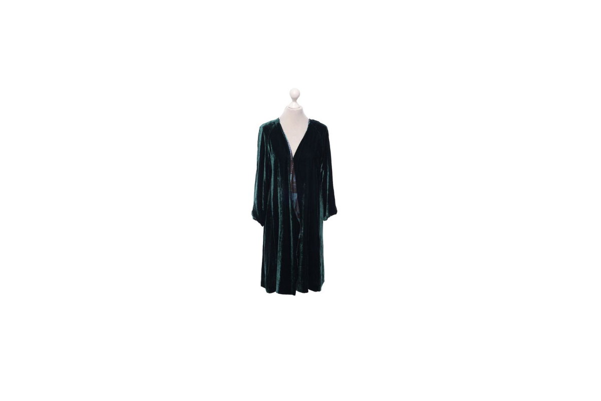 Schwarze Robe