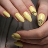 Der Frühling ruft! Unsere Fingernägel bekommen einen fröhlichen Anstrich - dank dieser Trendfarbe