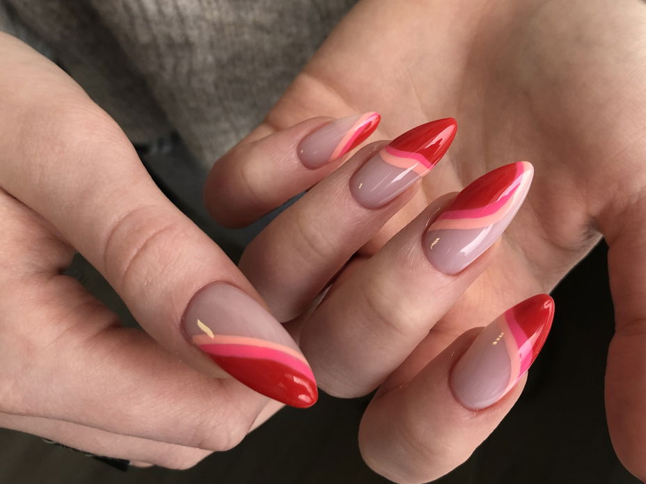 Retro Swirl Nails