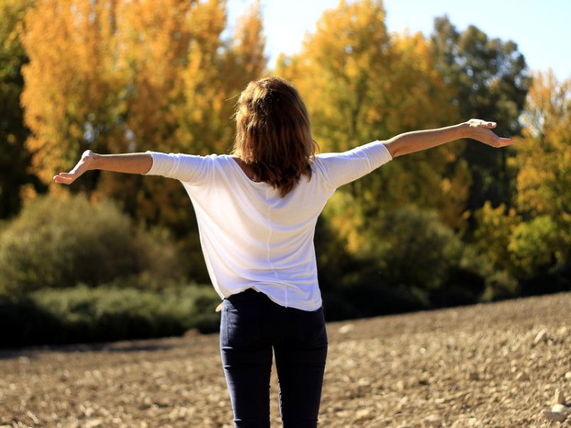 junge Frau im Park