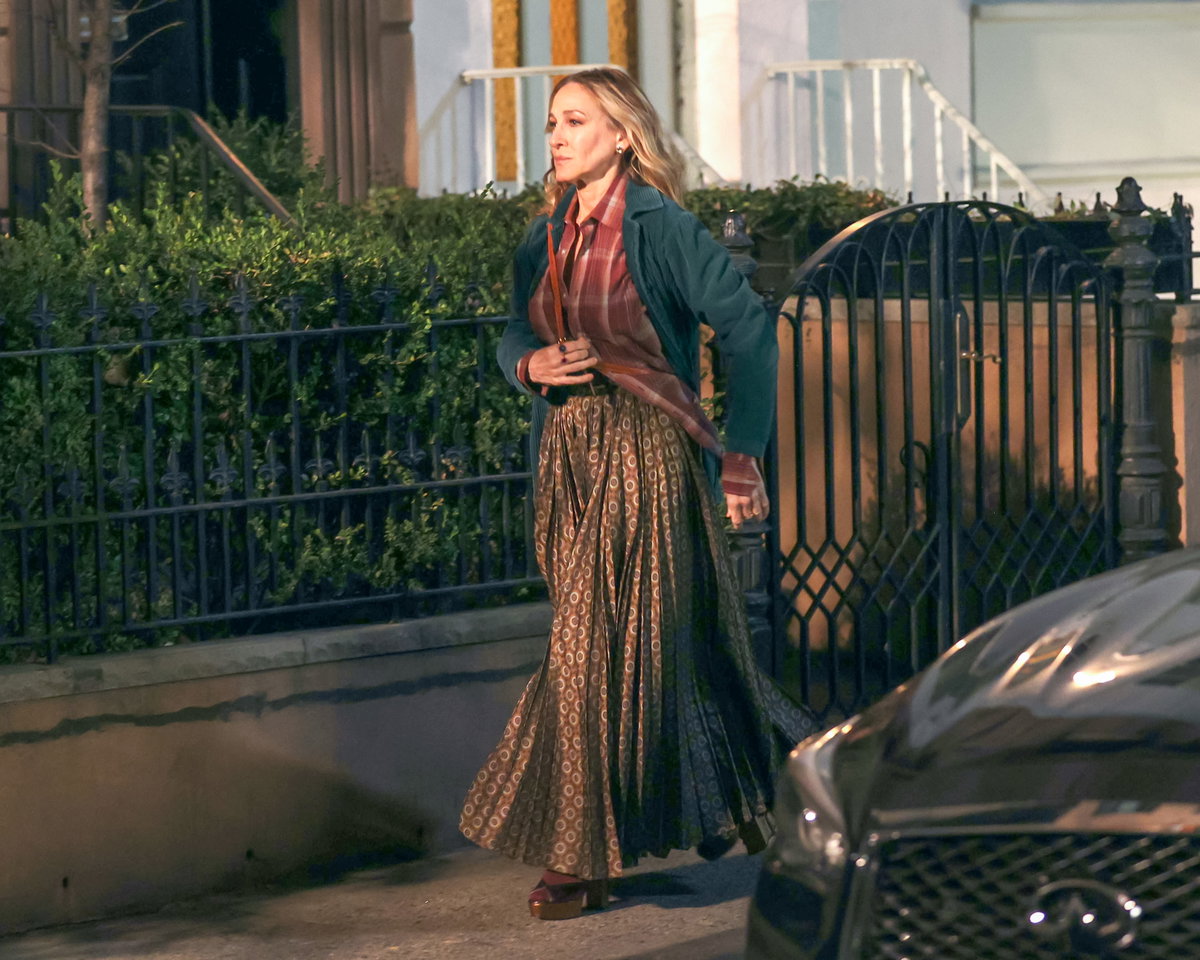Sarah Jessica Parker im Maxirock