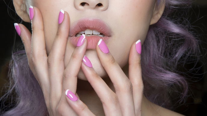 Die "French Moon Nails" erobern jetzt unsere Fingernägel