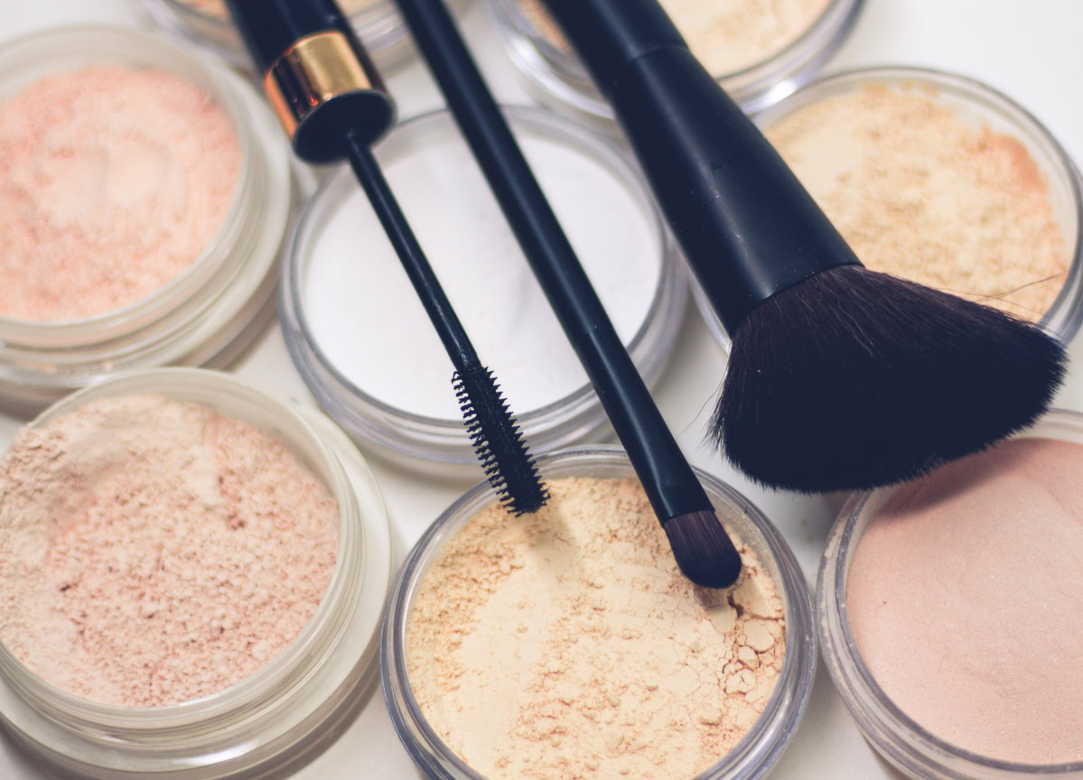 Puder und Pinsel