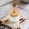 Ciao Macchiato und Cappuccino! Dalgona Coffee ist das neue Trend-Getränk