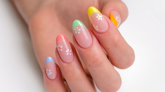 "Flower Power Nails" – im Frühling der schönste Trend auf unseren Fingernägeln