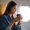 Laut Flugbegleiterin: Darum solltest du im Flugzeug niemals Kaffee bestellen