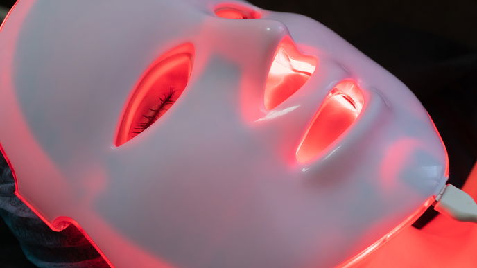 LED Maske: Lichttherapie für ein besseres Hautbild