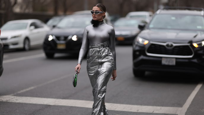 Glitzermania! So stylst du den angesagten Metallic Look