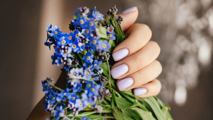 "Lavender Swirl Nails" sorgen für Frühlingsgefühle auf deinen Fingernägeln