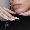 Nagel-Trends 2024: Die "Glass Nails" zaubern dir einen eleganten Look auf die Fingernägel