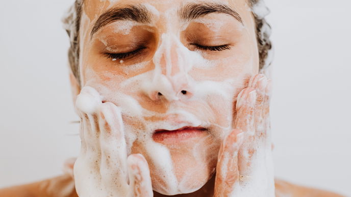 Cleanser ja oder nein? Das passiert, wenn du dein Gesicht nur mit Wasser wäschst