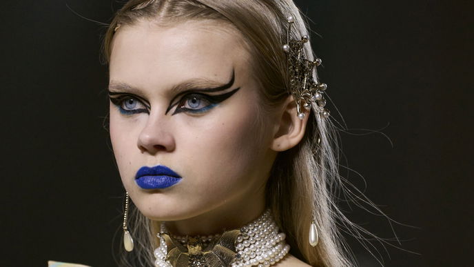 Das Beste aus beiden Welten: Der "Goth Fairy Make-up"-Trend ist süß und gefährlich zugleich