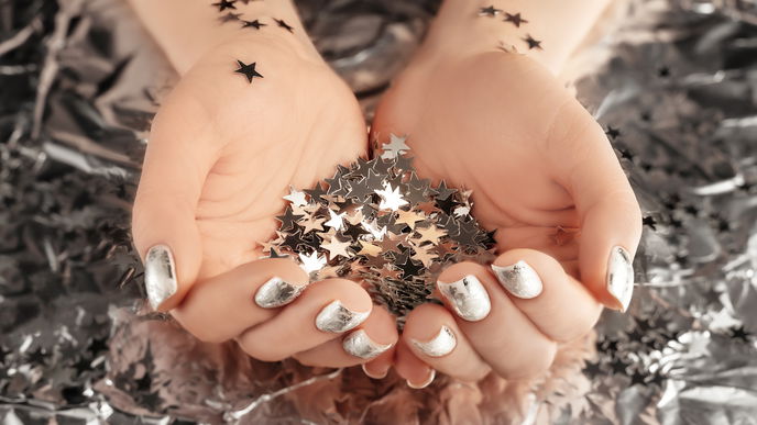Trendbarometer schlägt Alarm: "Velvet Star"-Fingernägel entwickeln sich zum Megatrend