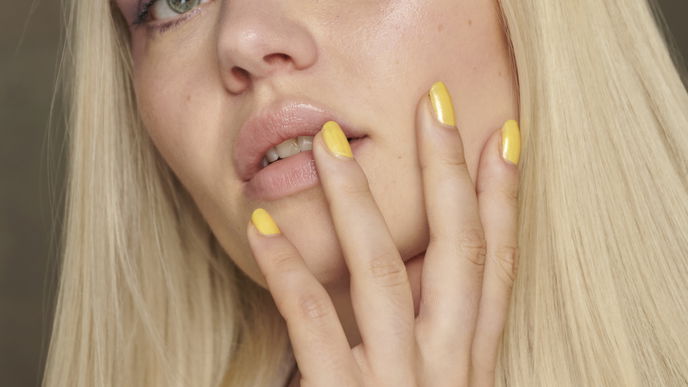 Trend-Vorschau! "Citrus Glazed Nails" sind im Sommer 2023 auf den Fingernägeln angesagt