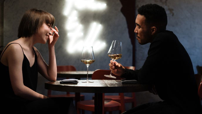 Warum fühlen sich Männer überfordert, wenn Frauen den ersten Schritt beim Dating machen?