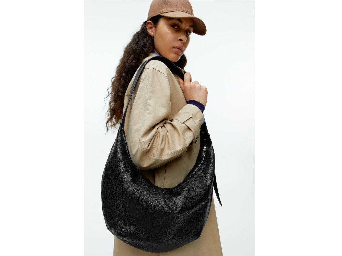 Geschwungene Ledertasche von Arket