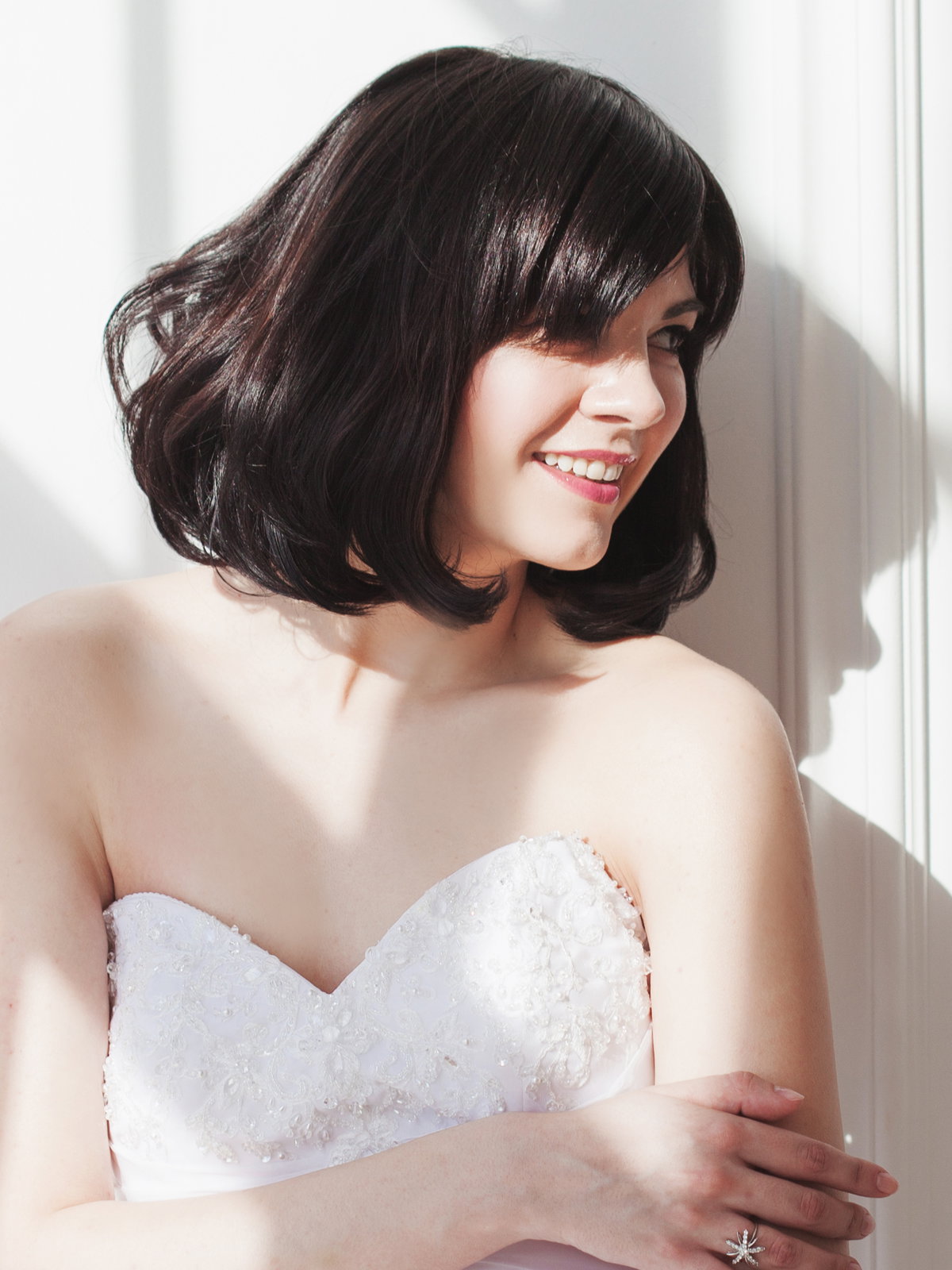Braut mit braunem Bob
