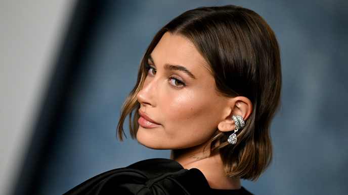 Kurzhaarfrisur 2023: Der ultimative Guide zum angesagten Box Bob von Hailey Bieber