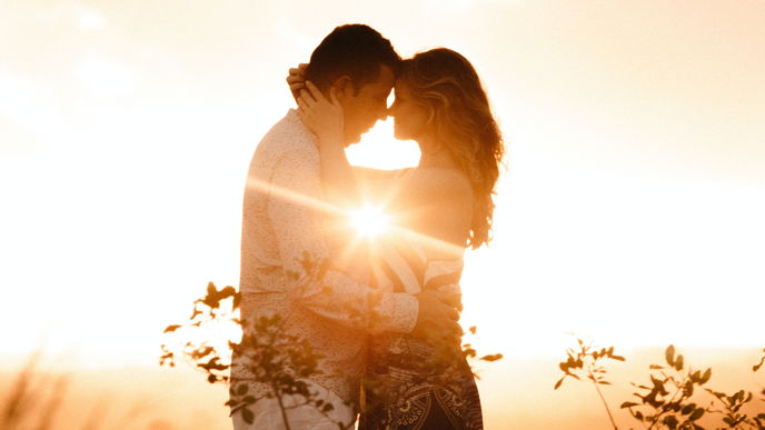 Glück in der Liebe! Diese 3 Sternzeichen verlieben sich bis zum Sommer