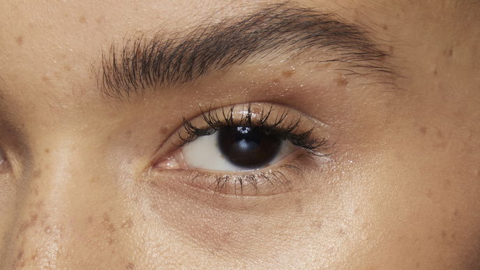 Wie geliftet: Diese Mascara beschert ein mega Volumen