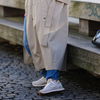 Anstatt weiße Sneaker: Diese 3 Trend-Modelle shoppen im Herbst alle, die keine hellen Schuhe mögen