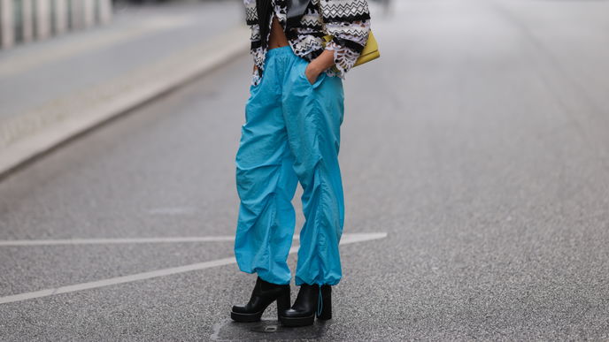 Besser als Jeans: "Parachute Pants" sind das neue It-Piece im Frühling