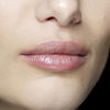 Drogerie 2023: Dieser Lifting-Lipgloss lässt die Lippen voller aussehen