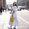 Traum-Duo! Diese 3 Trend-Sneaker von New Balance kombinieren wir im Sommer zu Maxi-Kleidern