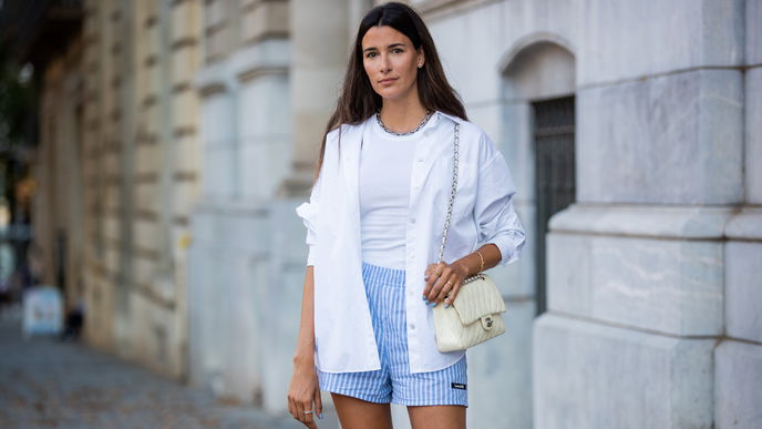 Styling-Trick! SO müssen weiße Blusen jetzt aussehen, damit sie im Trend liegen