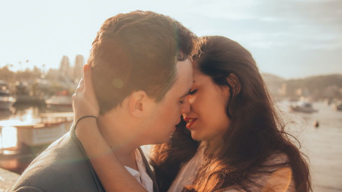 Zungenkuss beim ersten Date: Die besten Tipps und häufige Fehler