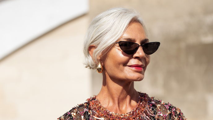 Frisuren für graue Haare: Diese Haarschnitte lassen dich jünger wirken