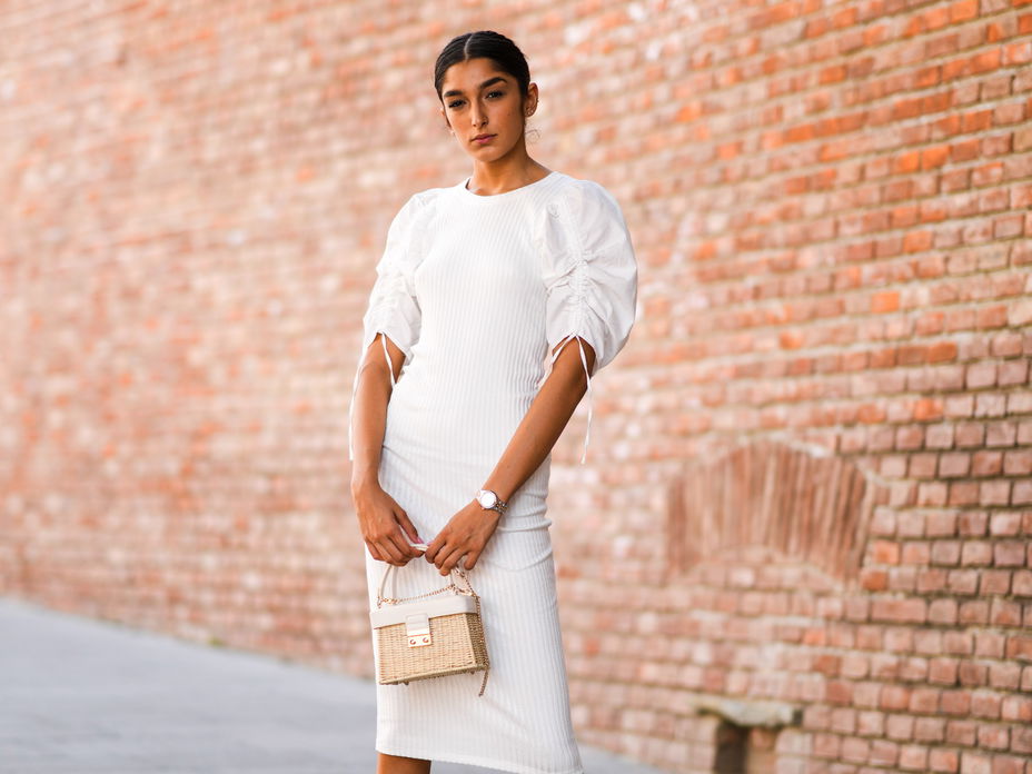 Streetstyle mit weißem Kleid