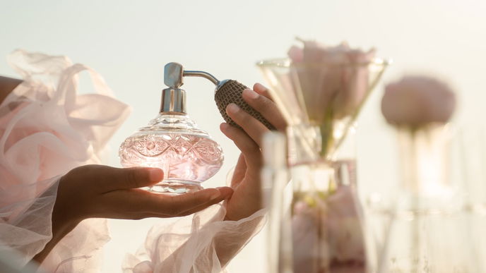 Parfum-Trend 2023: Dieser Unisex-Duft riecht würzig und blumig zugleich