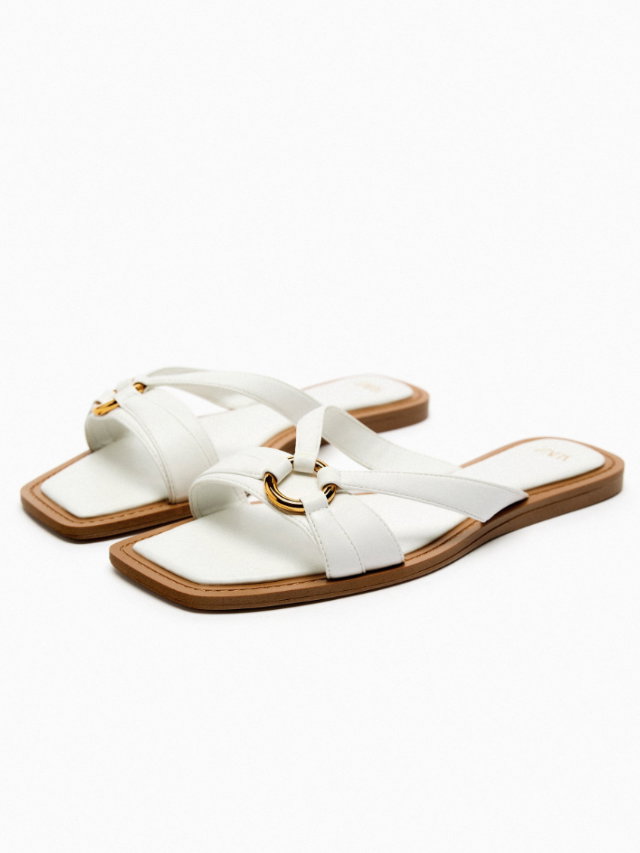 Weiße Sandalen